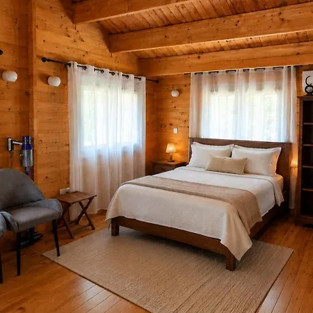 Pinecone Luxury Louvaras