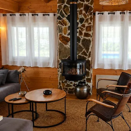 Pinecone Luxury * Louvaras